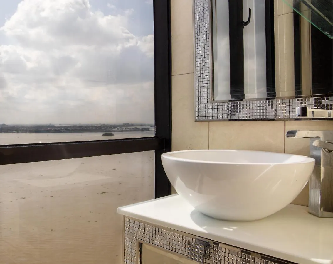 Suite 1403 Bellini 1, Puerto Santa Ana, グアヤキル 0*,