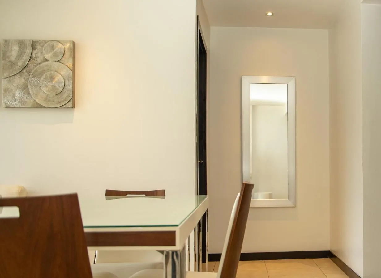 Suite 1403 Bellini 1, Puerto Santa Ana, Guayaquil 0*,  Ecuador